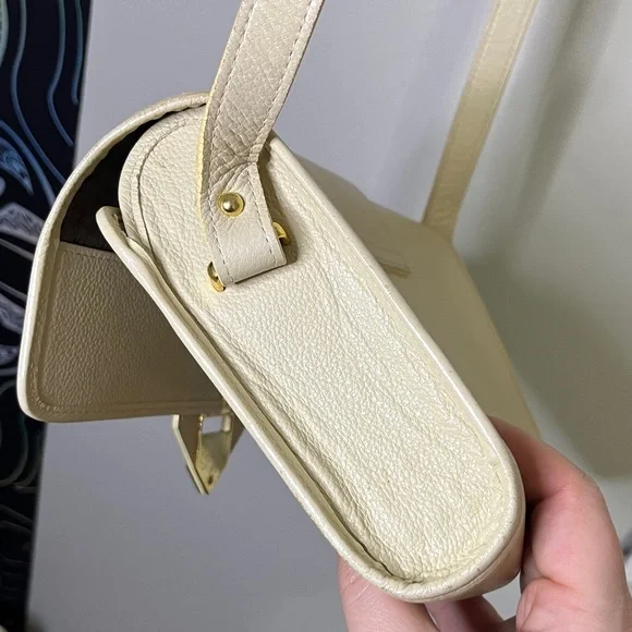 Yves Saint Laurent Vintage Cream Leather Bag - Picture 11 of 13